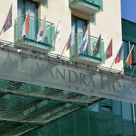 Alexandra 4*