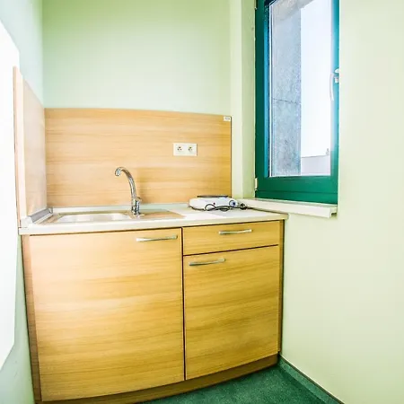 Alexandra מלון Púchov