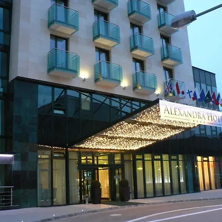 Alexandra Hotel 4*